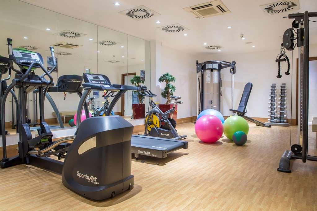 Radisson Red Brussels Hotel Ixelles ภายนอก รูปภาพ