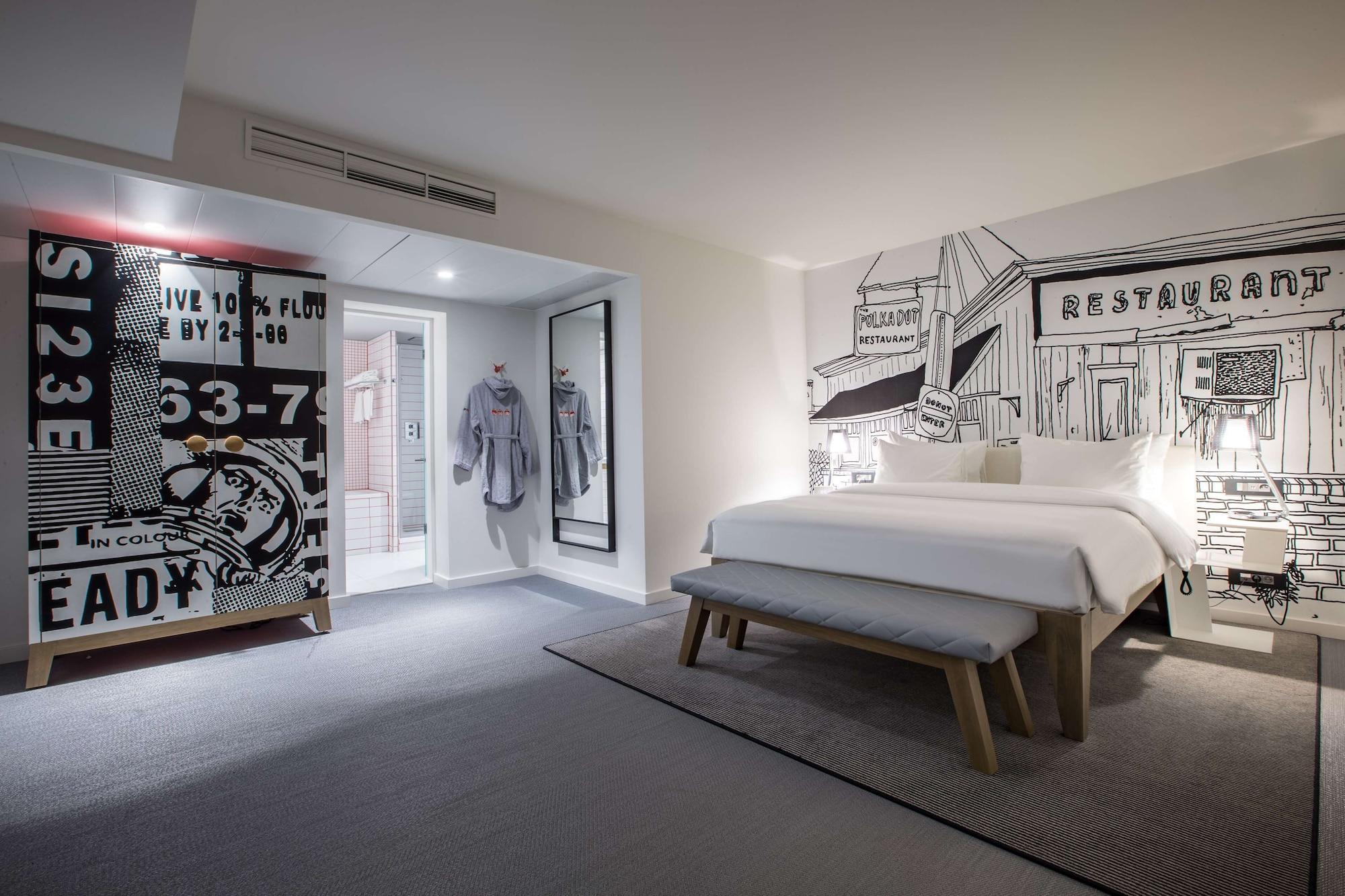 Radisson Red Brussels Hotel Ixelles ภายนอก รูปภาพ