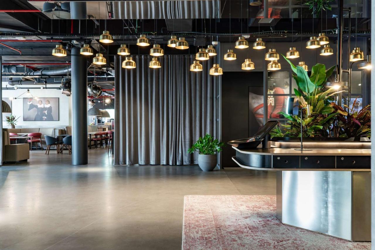 Radisson Red Brussels Hotel Ixelles ภายนอก รูปภาพ