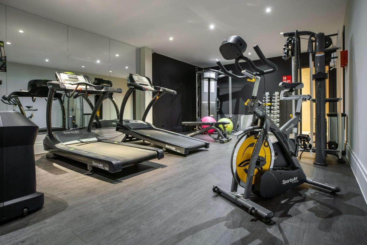 Radisson Red Brussels Hotel Ixelles ภายนอก รูปภาพ