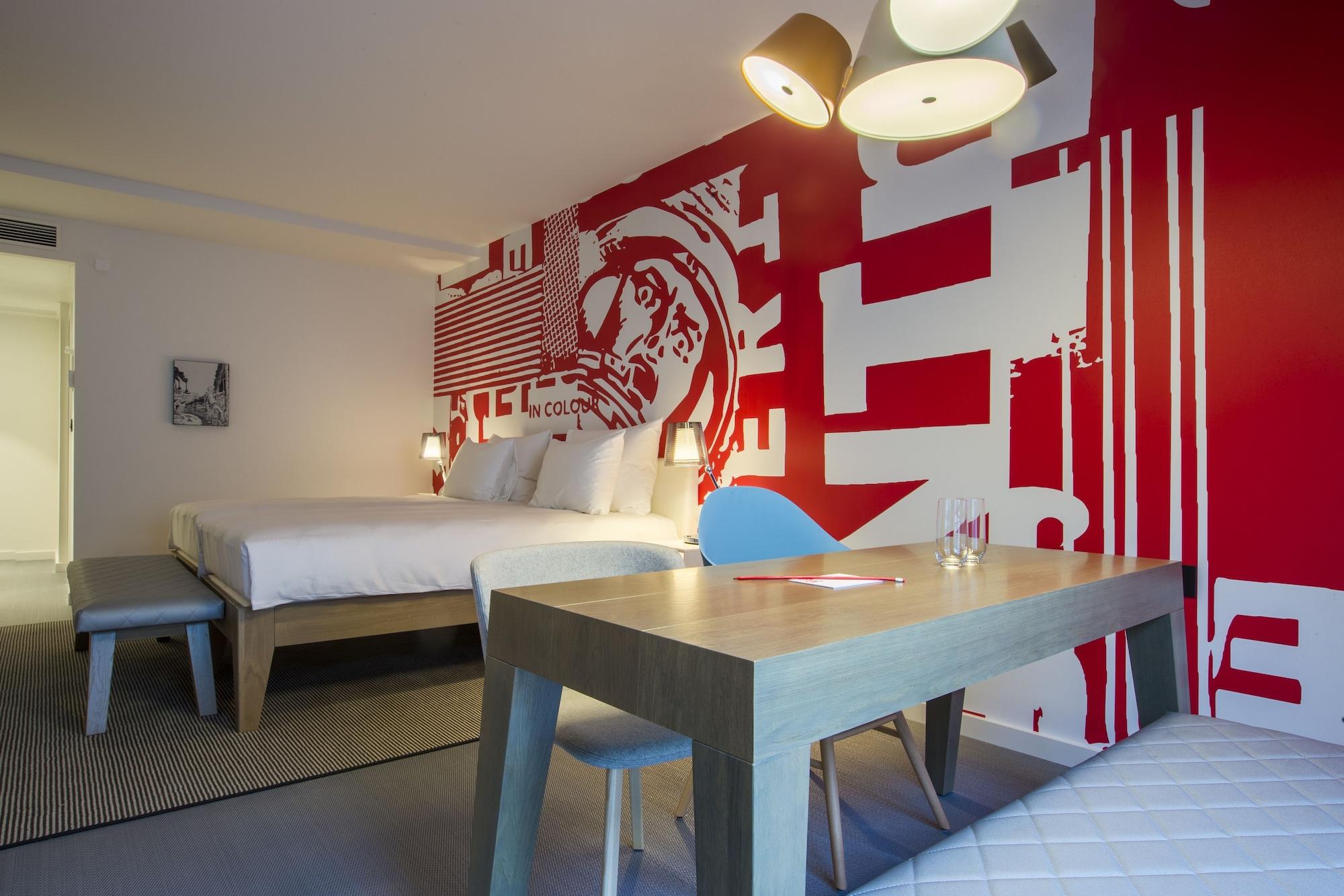 Radisson Red Brussels Hotel Ixelles ภายนอก รูปภาพ