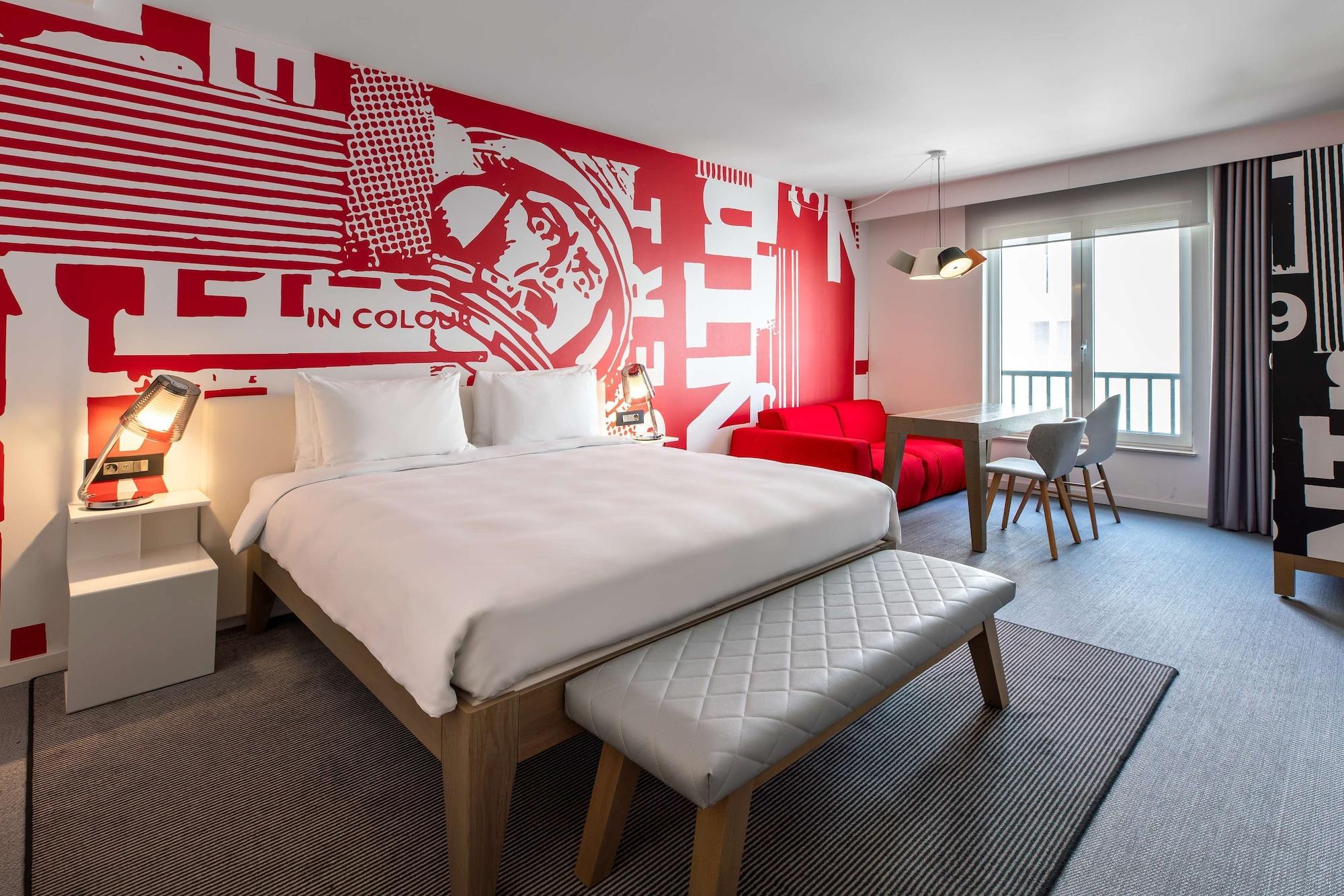 Radisson Red Brussels Hotel Ixelles ภายนอก รูปภาพ