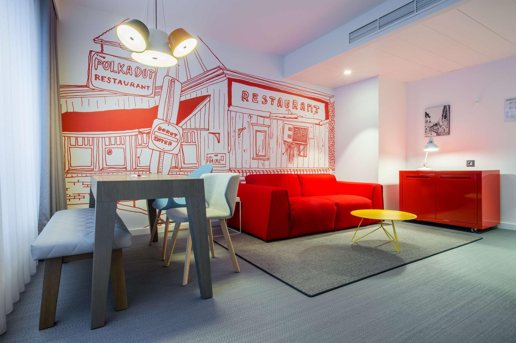 Radisson Red Brussels Hotel Ixelles ภายนอก รูปภาพ