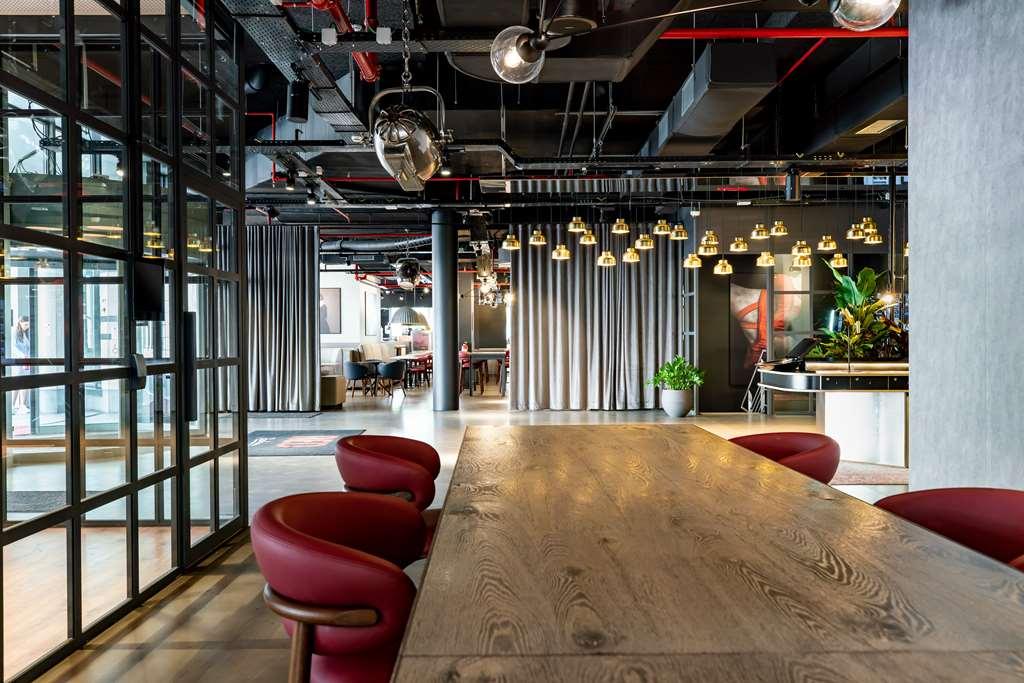 Radisson Red Brussels Hotel Ixelles ภายใน รูปภาพ
