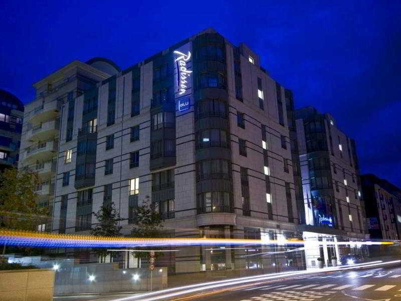 Radisson Red Brussels Hotel Ixelles ภายนอก รูปภาพ