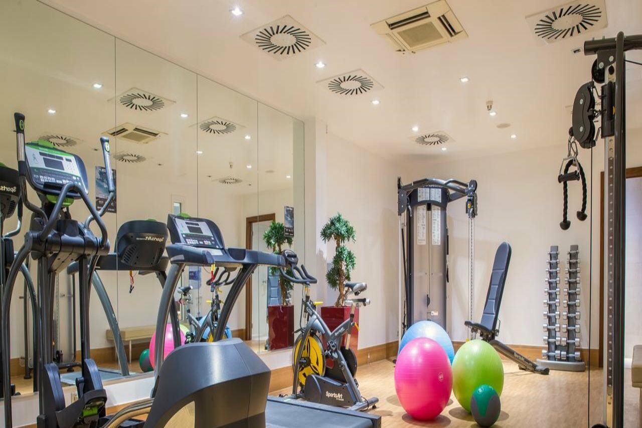 Radisson Red Brussels Hotel Ixelles ภายนอก รูปภาพ