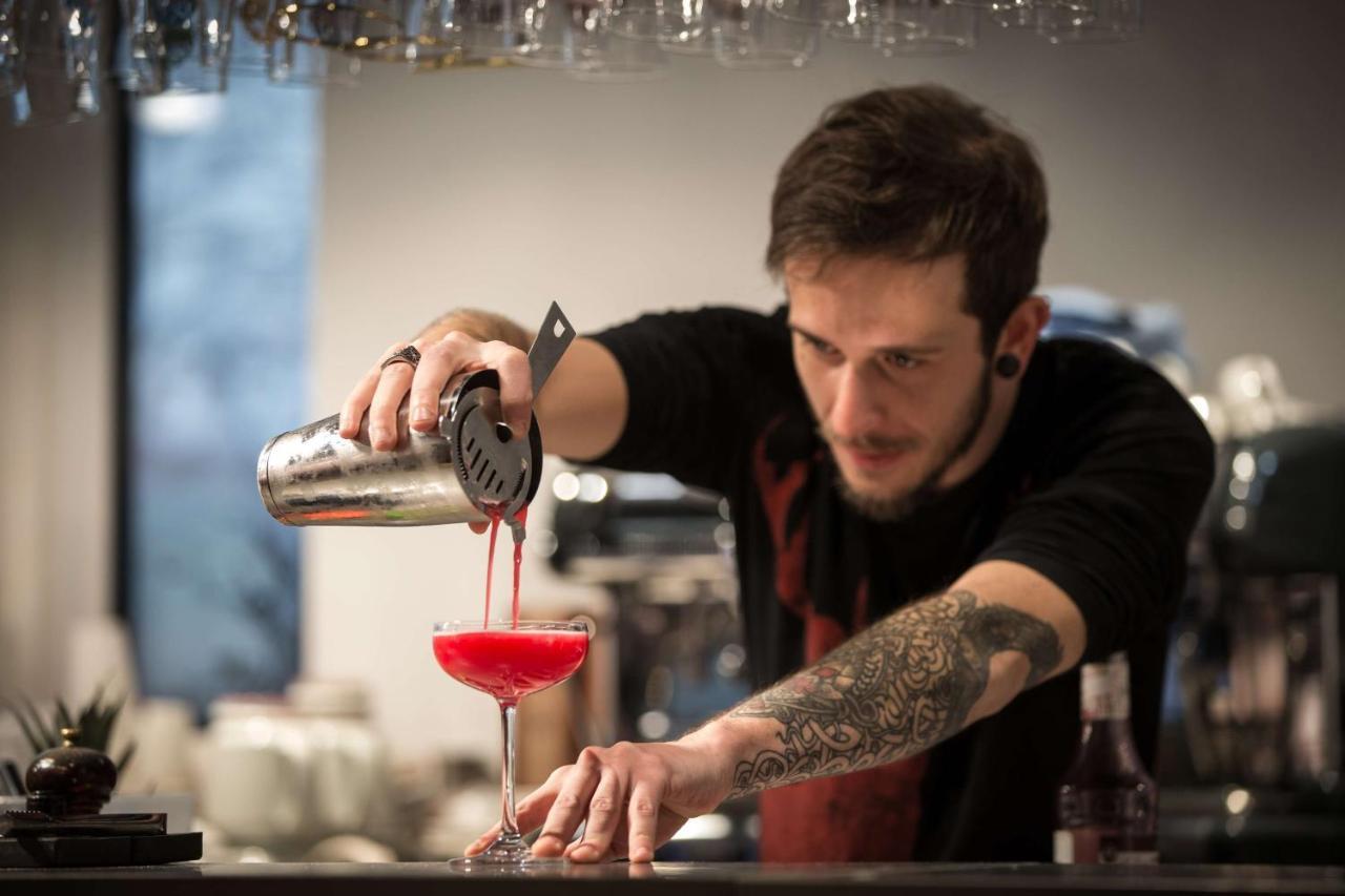 Radisson Red Brussels Hotel Ixelles ภายนอก รูปภาพ